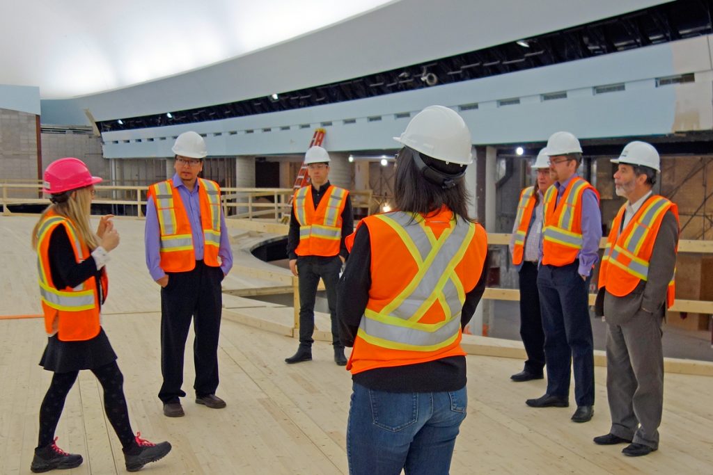 Members of the Aboriginal Advisory Committee visited the Canadian History Hall in construction during a meeting with Museum staff. Canadian Museum of History, photo C. O’Sullivan. 