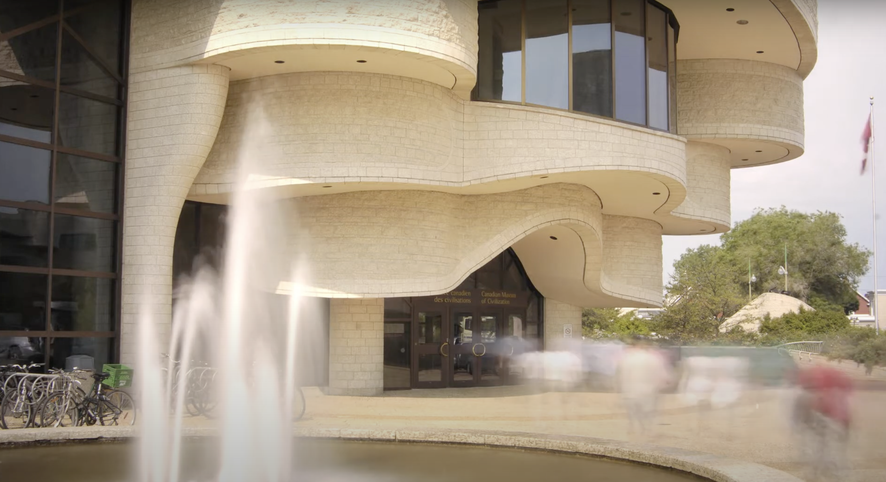 The Canadian Museum of History, located in Ottawa, is a magnificent building with a majestic fountain adorning its front.